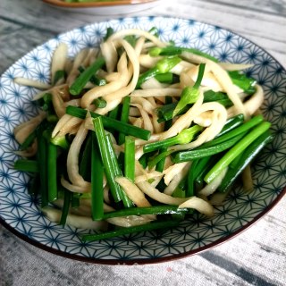 韭菜苔炒茭白步骤16