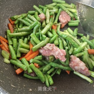 肉末焖豇豆角步骤8