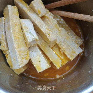 蟹味菇炒豆腐步骤3