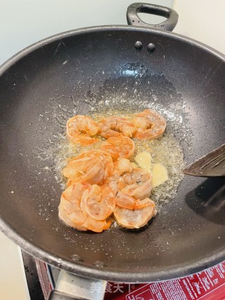 芦笋菜椒虾仁步骤4