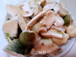腿香青头菌步骤1