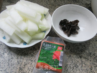 黑木耳烤火腿煮冬瓜步骤1