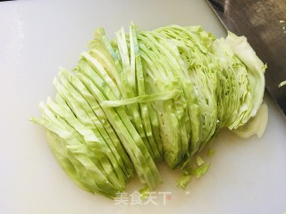 剁辣椒炒甘蓝步骤1