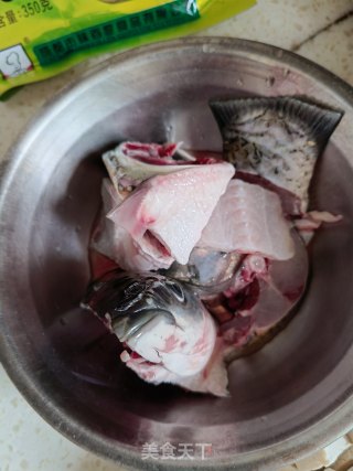 酸菜豆腐鱼步骤1