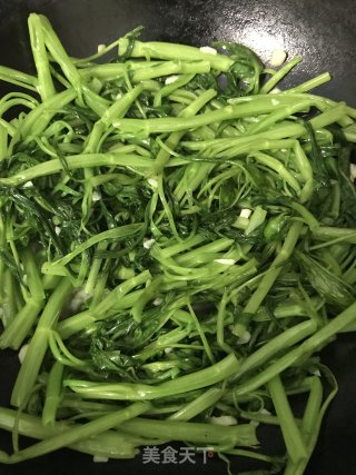 黄豆酱炒通菜步骤4