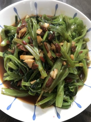 黄豆酱炒通菜步骤7