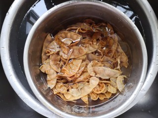 红烧肉炖干豆角步骤1