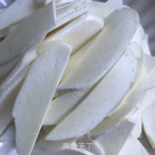 茭白炒羊肚菌步骤4
