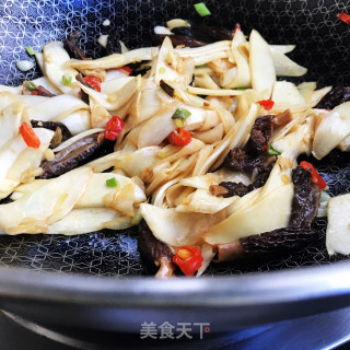 茭白炒羊肚菌步骤9