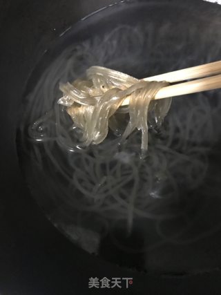 包菜炒红薯粉丝步骤3