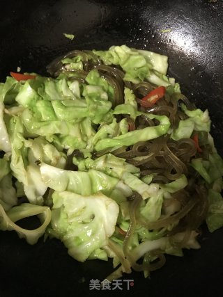 包菜炒红薯粉丝步骤9