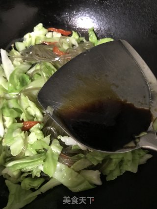 包菜炒红薯粉丝步骤8