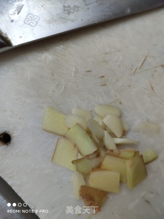 猪肉炒包菜步骤2