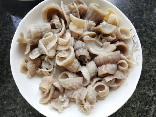 尖椒炒鱼肚步骤2