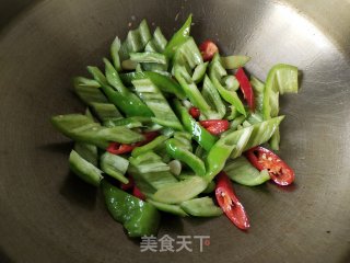 尖椒炒鱼肚步骤9