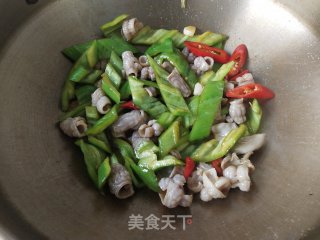 尖椒炒鱼肚步骤11