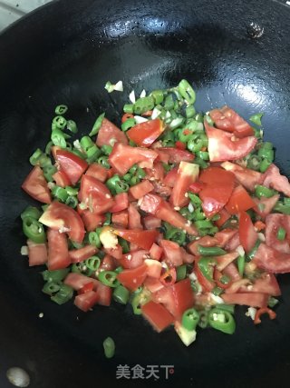 番茄炒辣椒步骤5