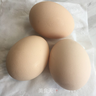 秋葵煎鸡蛋步骤1