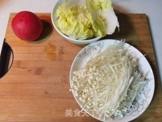 番茄肥牛煲步骤1