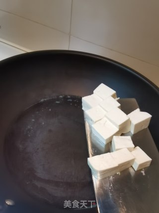 “蟹黄”豆腐煲步骤3