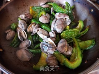 蛤蜊炒苦瓜步骤9