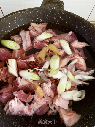 黄焖牛肉步骤2