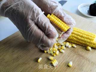  海参玉米粒步骤2