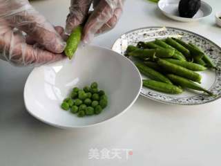  海参玉米粒步骤1