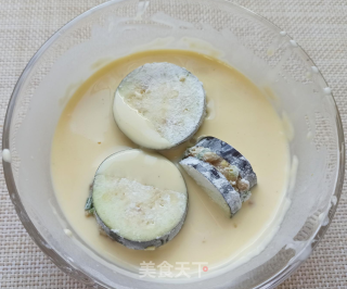 地道特色小吃——炸茄盒来咯！步骤3