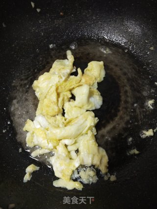 简单下饭的青椒炒鸡蛋步骤3