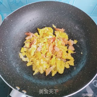虾干韭苔炒鸡蛋步骤4