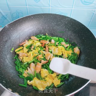 虾干韭苔炒鸡蛋步骤6