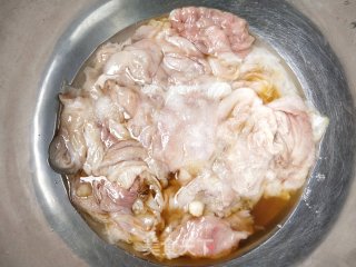 洋葱炒鱼肚步骤5