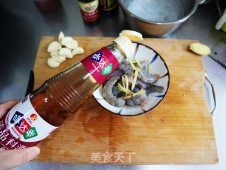 清蒸蒜蓉粉丝虾步骤3