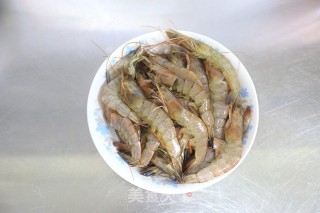 黄瓜炒虾仁&炸虾头步骤1