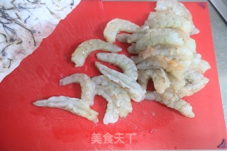 黄瓜炒虾仁&炸虾头步骤3