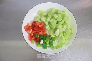 黄瓜炒虾仁&炸虾头步骤7