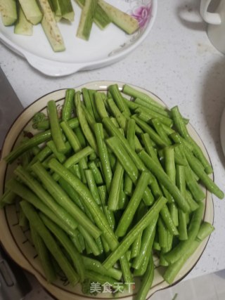 飘香茄子豆角步骤2