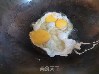 剁辣椒炒蛋步骤1