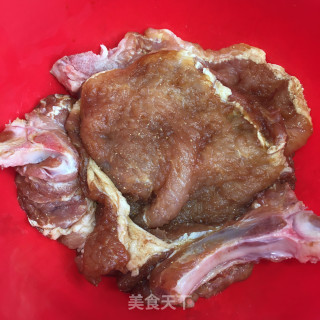 大排烧年糕步骤1