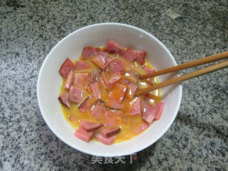 烤火腿炒鸡蛋步骤5