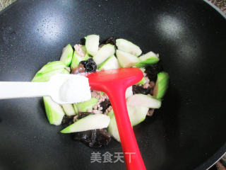 黑木耳肉末炒丝瓜步骤10