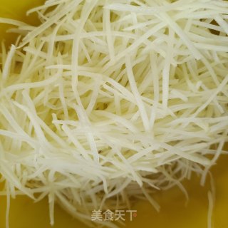 韭菜苔炒土豆丝步骤3