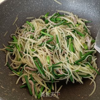 韭菜苔炒土豆丝步骤18