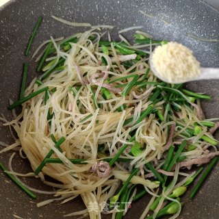 韭菜苔炒土豆丝步骤17