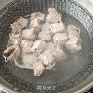茭白冻豆腐烧排骨步骤3