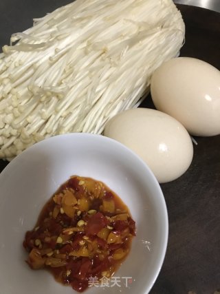 金针菇炒鸡蛋步骤1