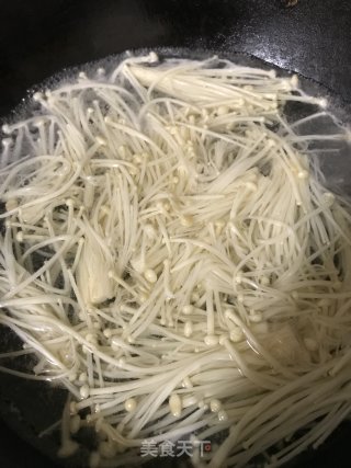 金针菇炒鸡蛋步骤3