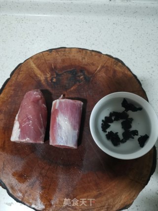 滑溜里脊步骤1