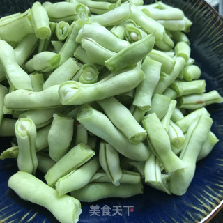 番茄炒豆角步骤4
